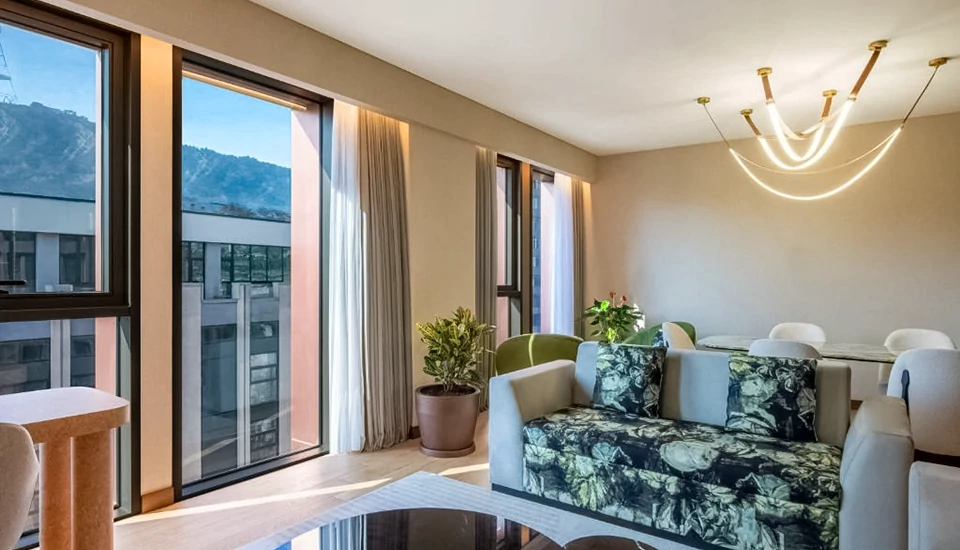 سوئیس اوتل تفلیس